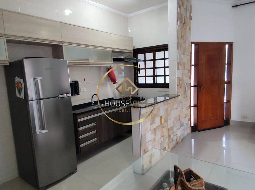 Casa à venda com 2 quartos, 70m² - Foto 1