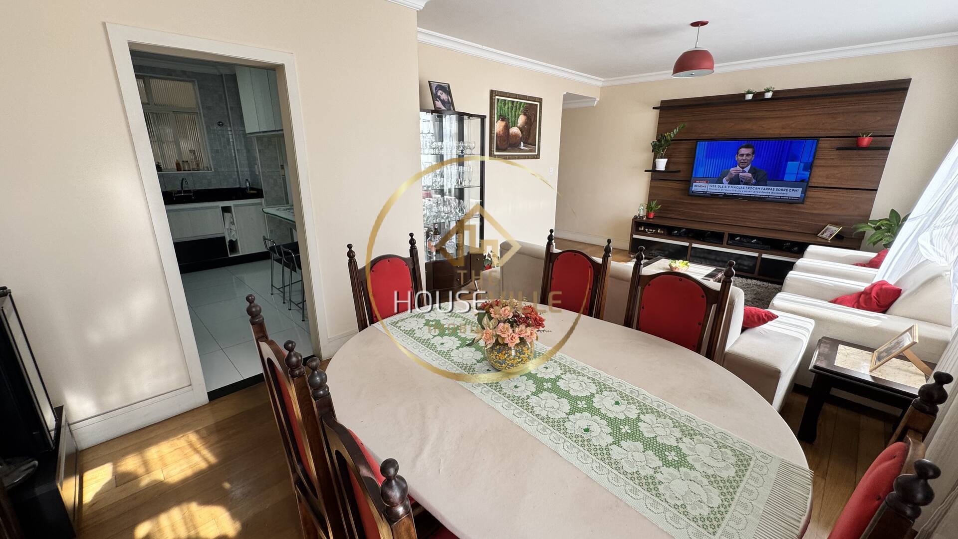 Apartamento à venda com 3 quartos, 125m² - Foto 2