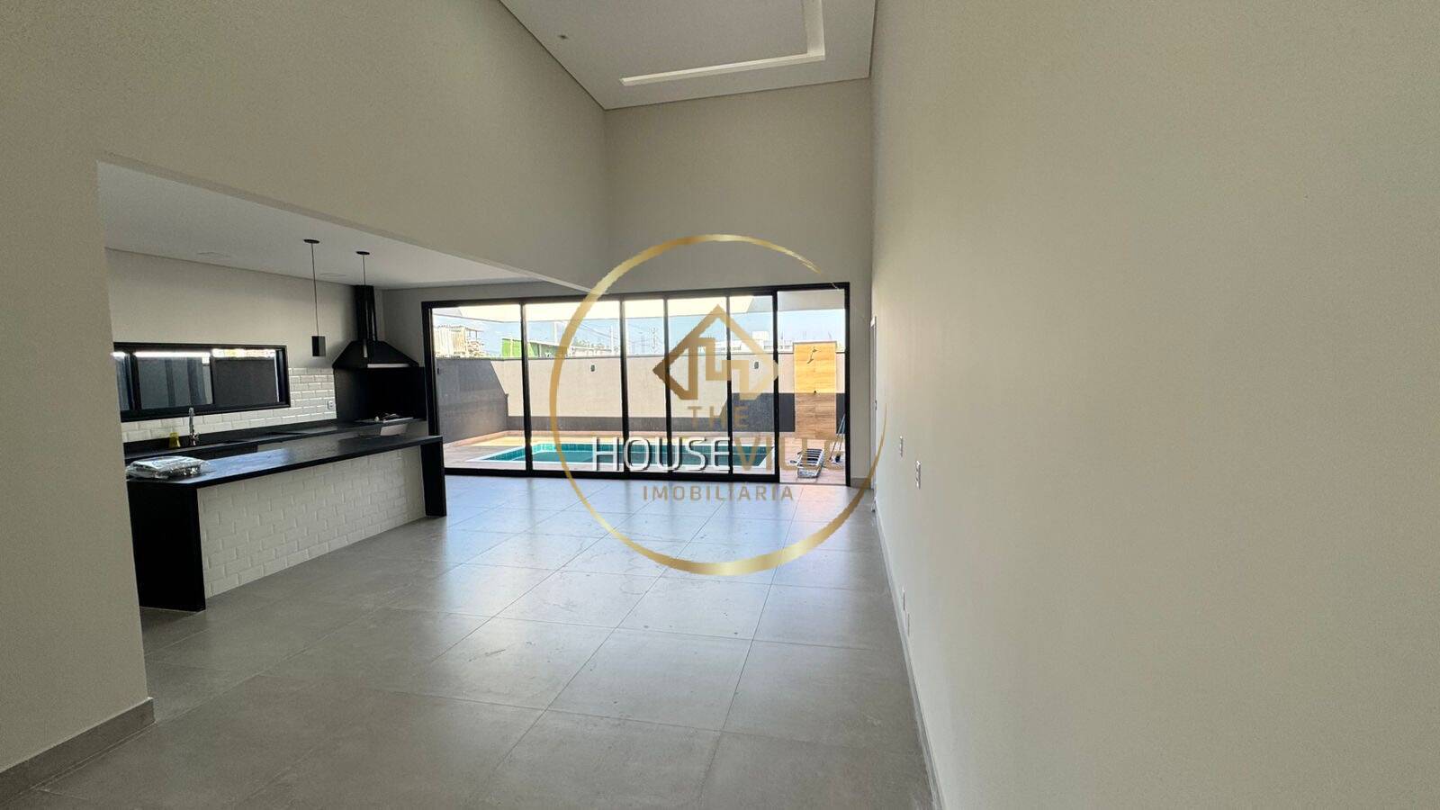 Casa de Condomínio à venda com 3 quartos, 224m² - Foto 3