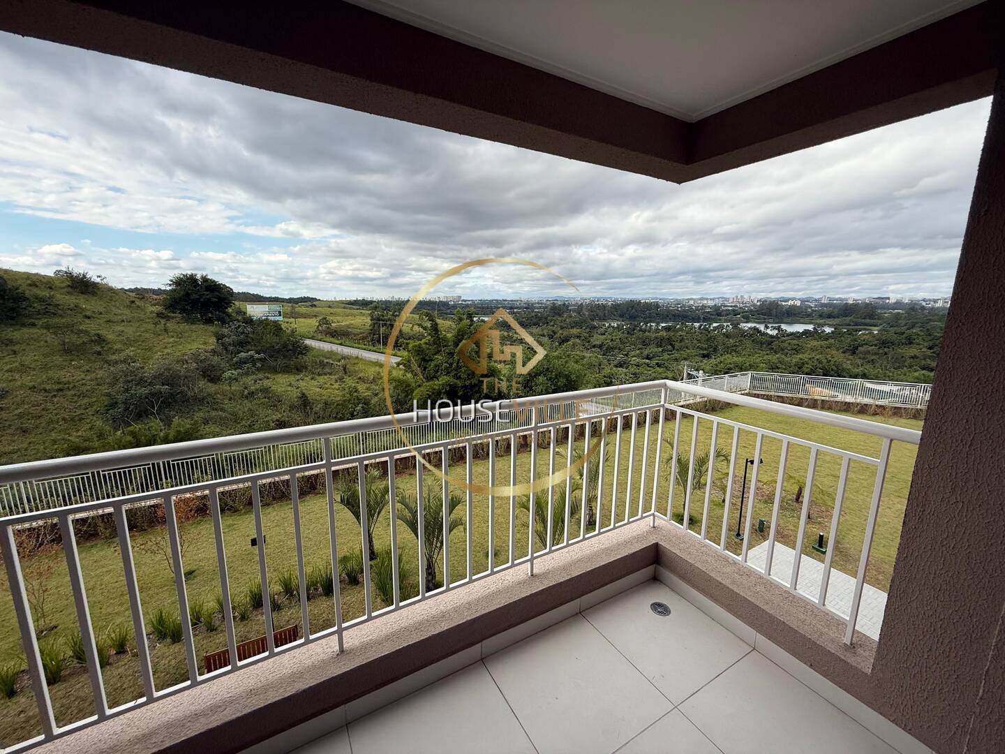 Apartamento à venda com 3 quartos, 83m² - Foto 1