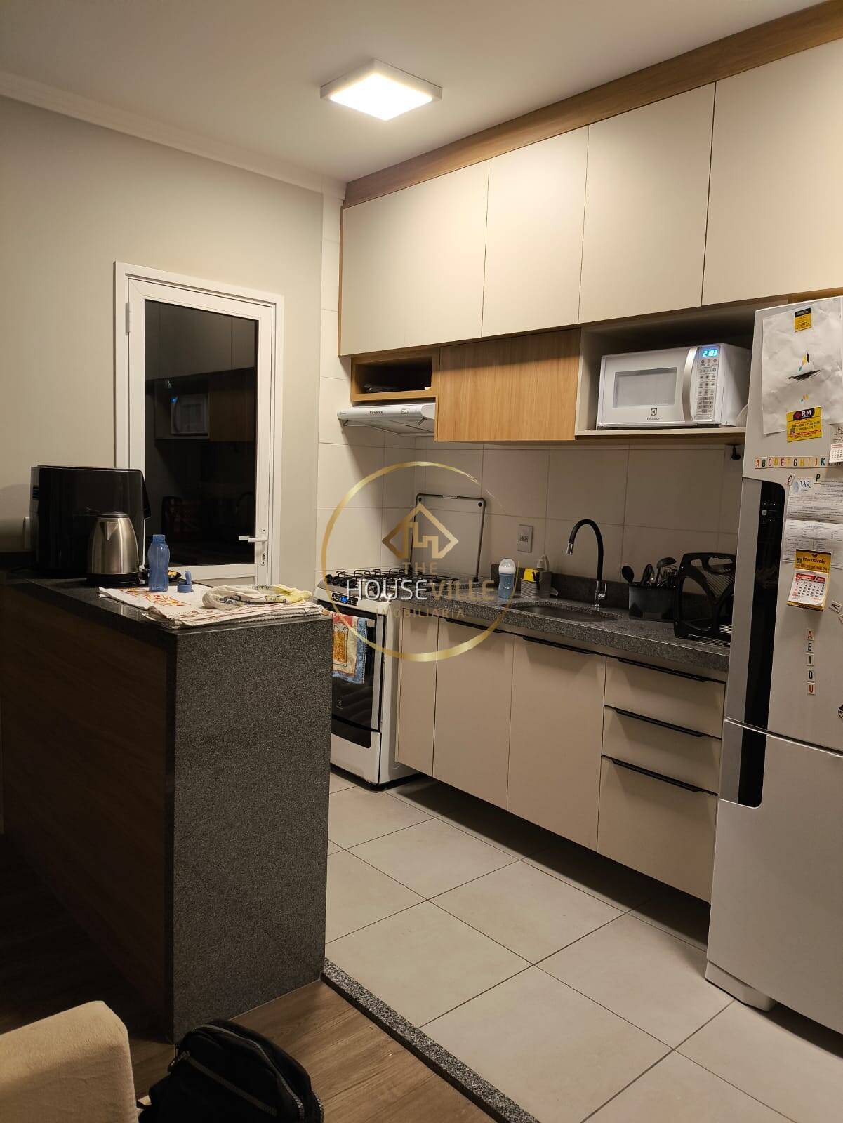 Apartamento à venda com 3 quartos, 70m² - Foto 2
