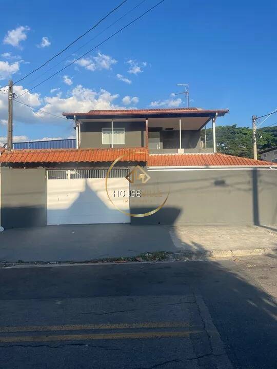 Casa à venda com 3 quartos, 139m² - Foto 1