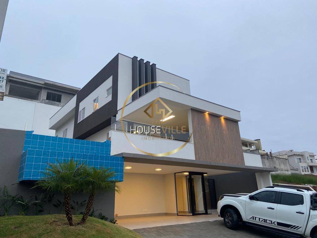 Casa à venda com 4 quartos, 290m² - Foto 1