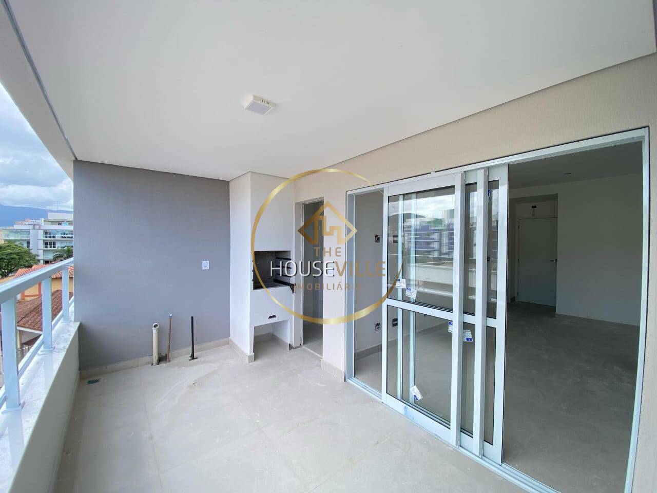 Apartamento à venda com 2 quartos, 64m² - Foto 1