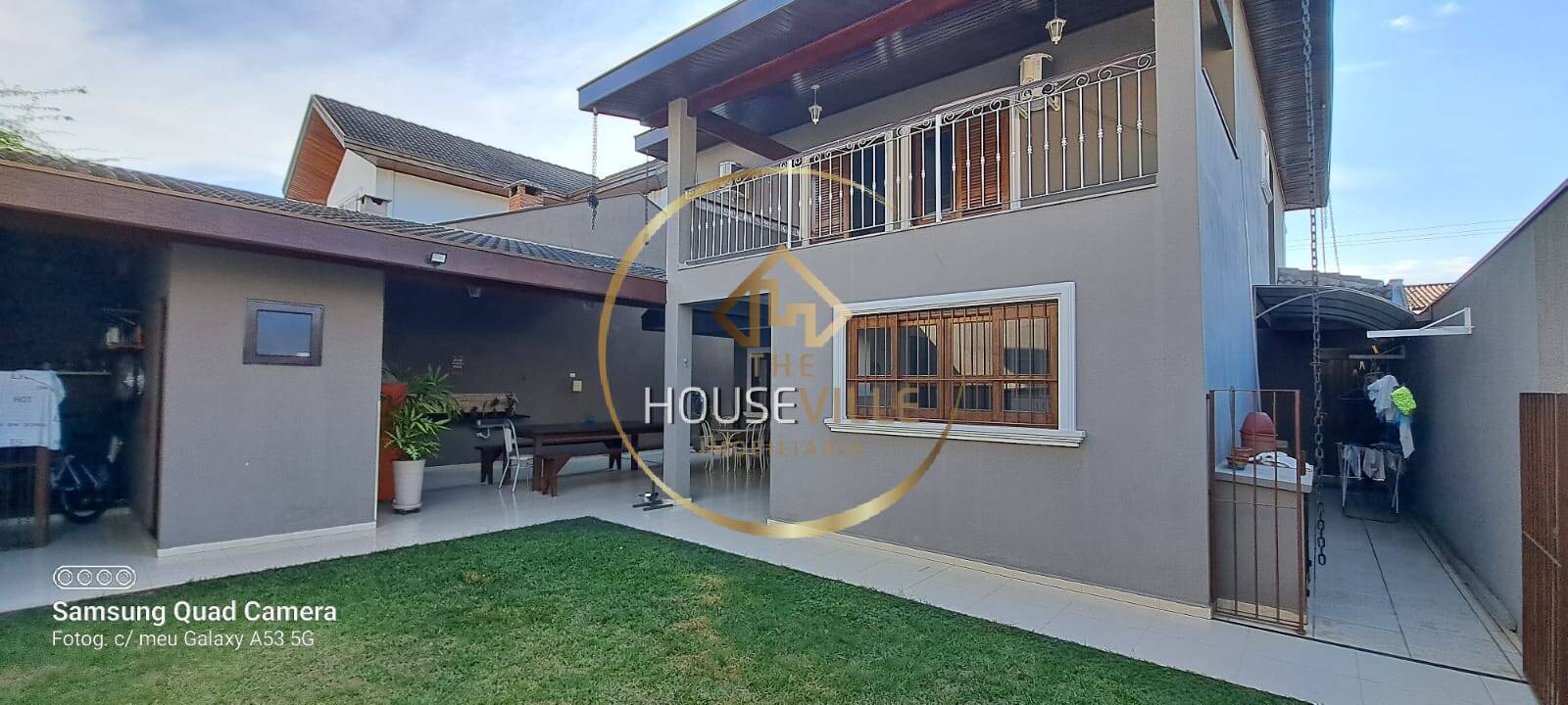 Casa de Condomínio à venda com 4 quartos, 207m² - Foto 1