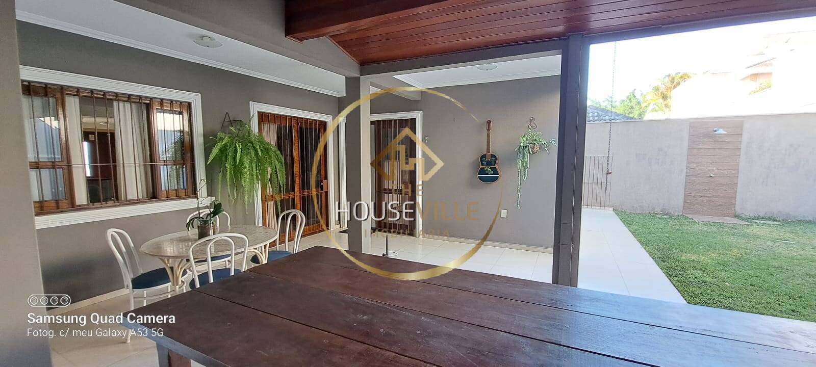 Casa de Condomínio à venda com 4 quartos, 207m² - Foto 2