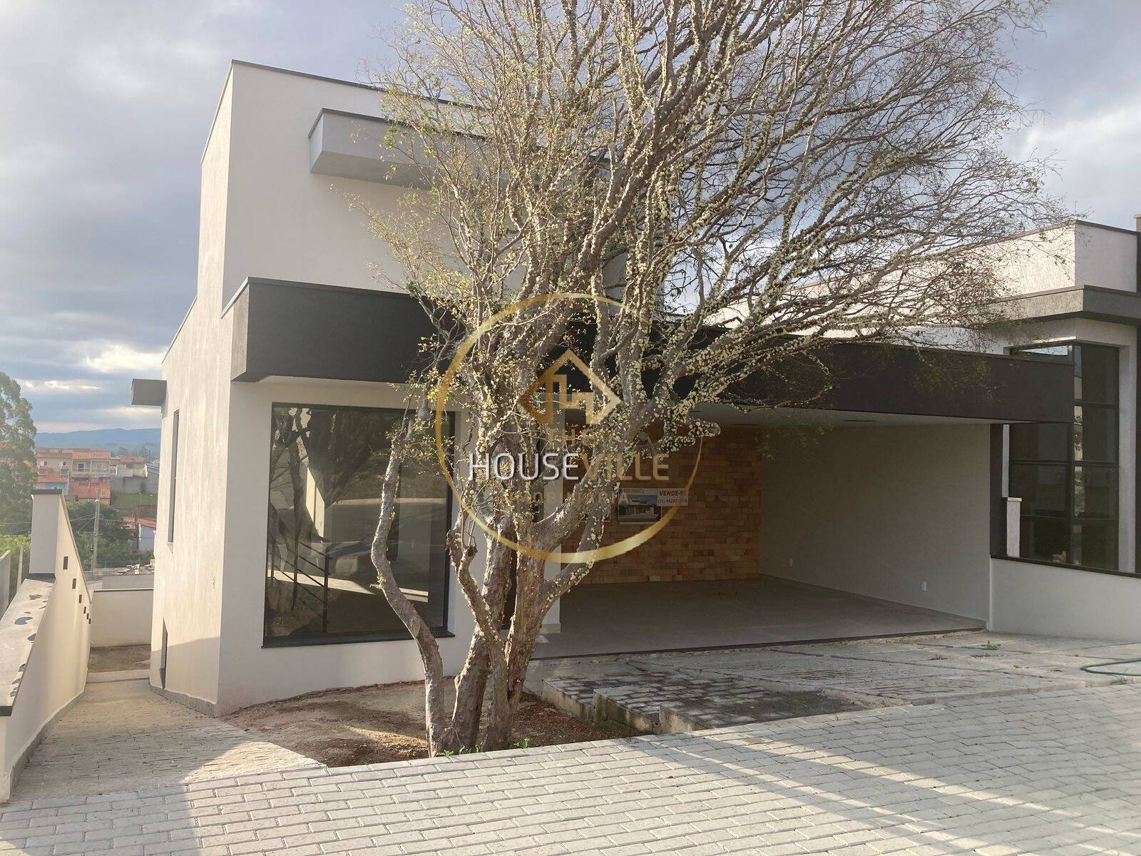 Casa de Condomínio à venda com 3 quartos, 220m² - Foto 1