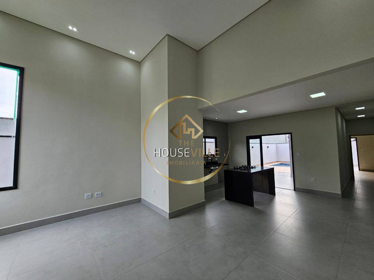 Casa à venda com 3 quartos, 150m² - Foto 1