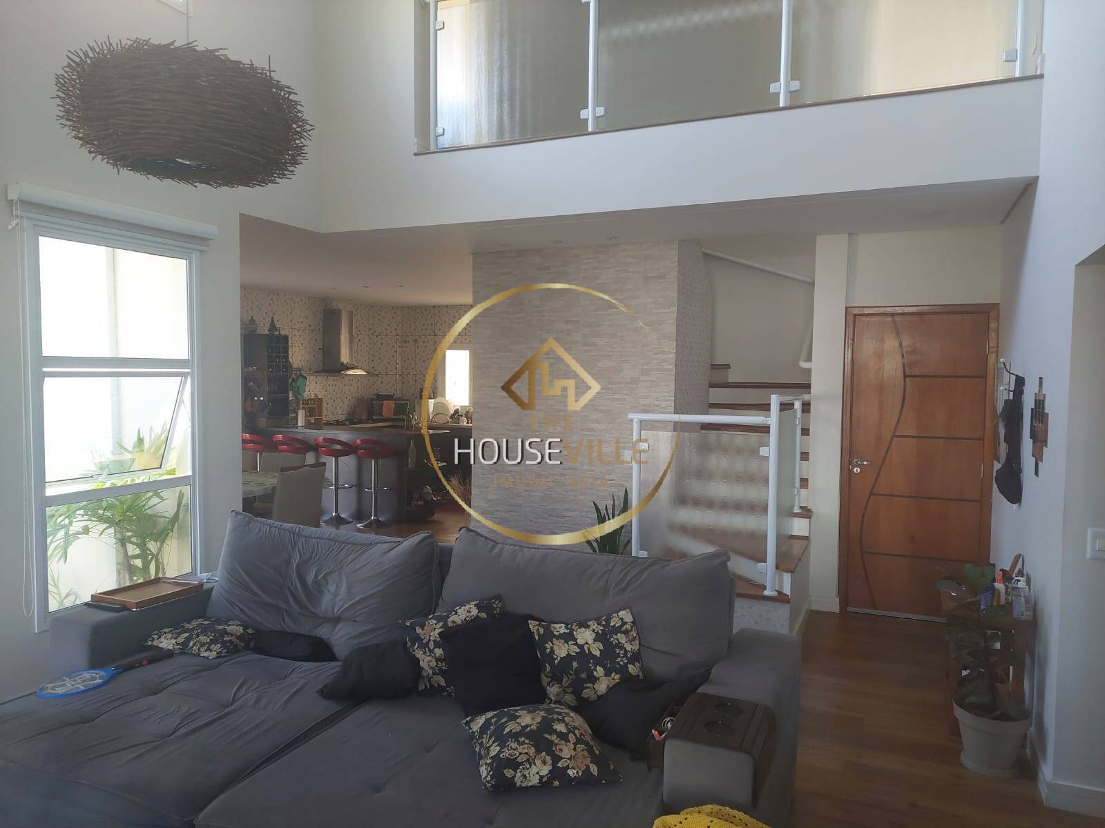Casa à venda com 2 quartos, 215m² - Foto 2