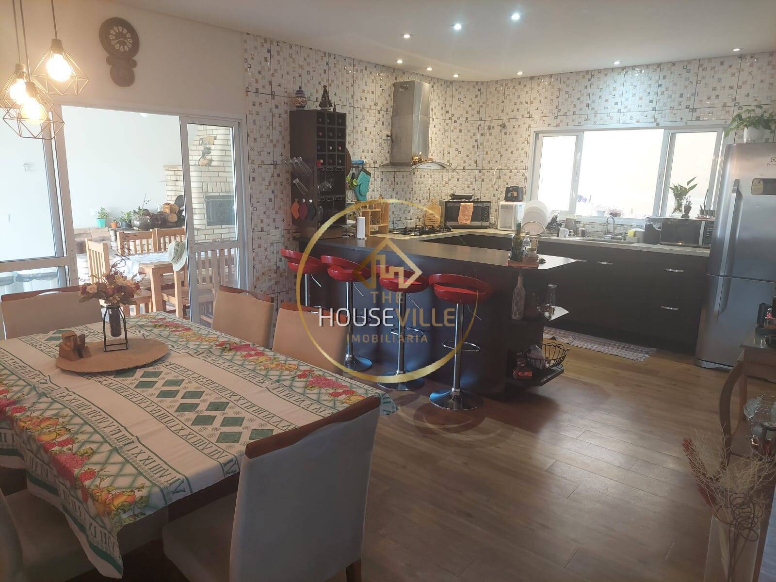 Casa à venda com 2 quartos, 215m² - Foto 4