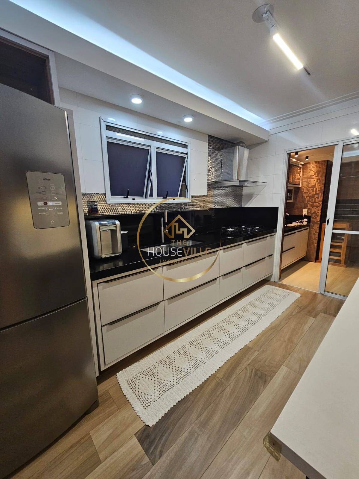 Apartamento à venda com 3 quartos, 182m² - Foto 9
