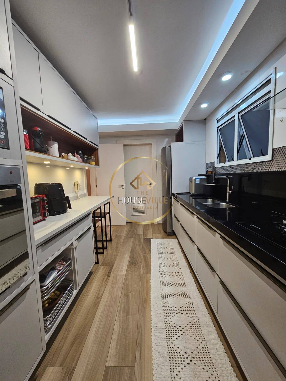 Apartamento à venda com 3 quartos, 182m² - Foto 8