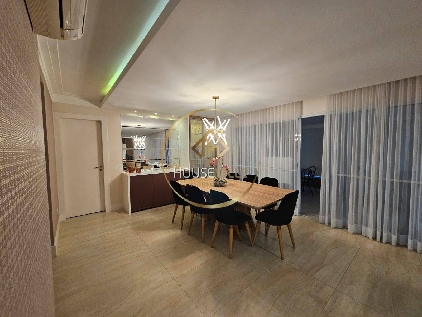 Apartamento à venda com 3 quartos, 182m² - Foto 2