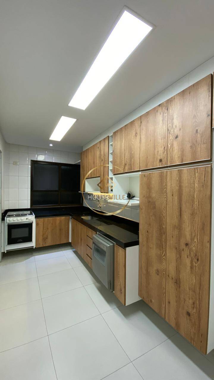 Apartamento à venda com 3 quartos, 182m² - Foto 3