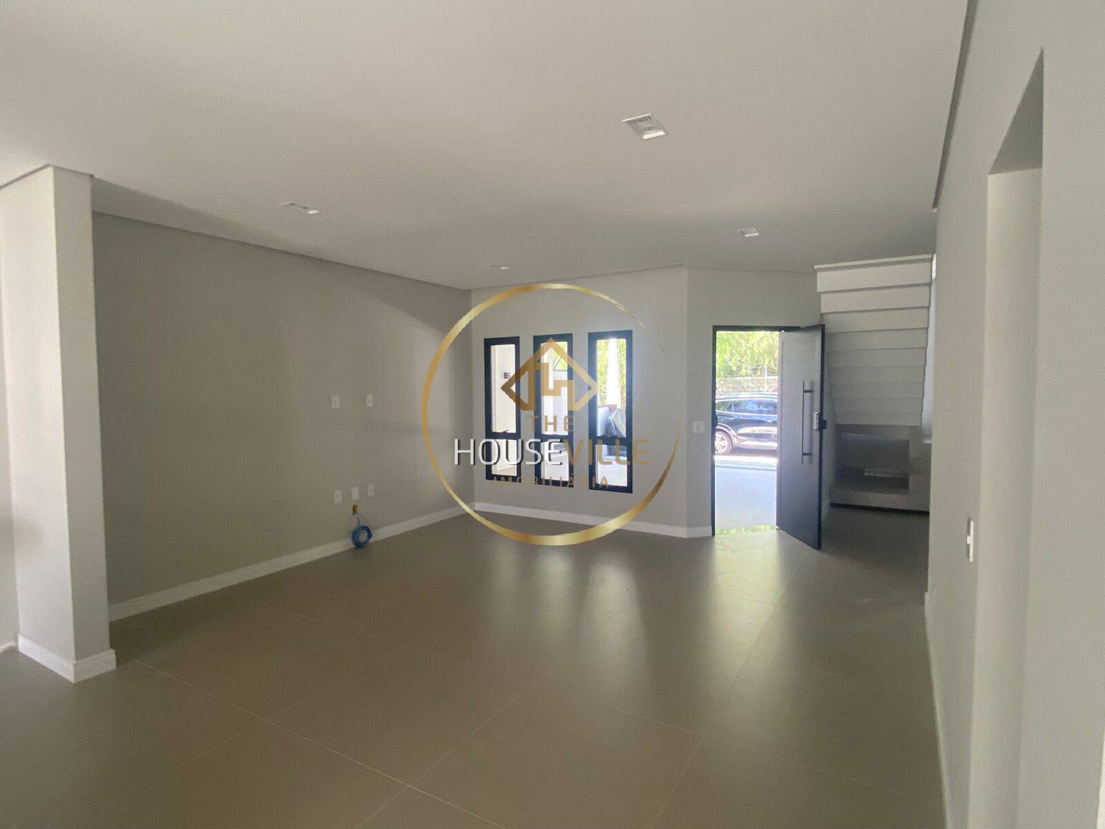 Casa de Condomínio à venda com 3 quartos, 220m² - Foto 3