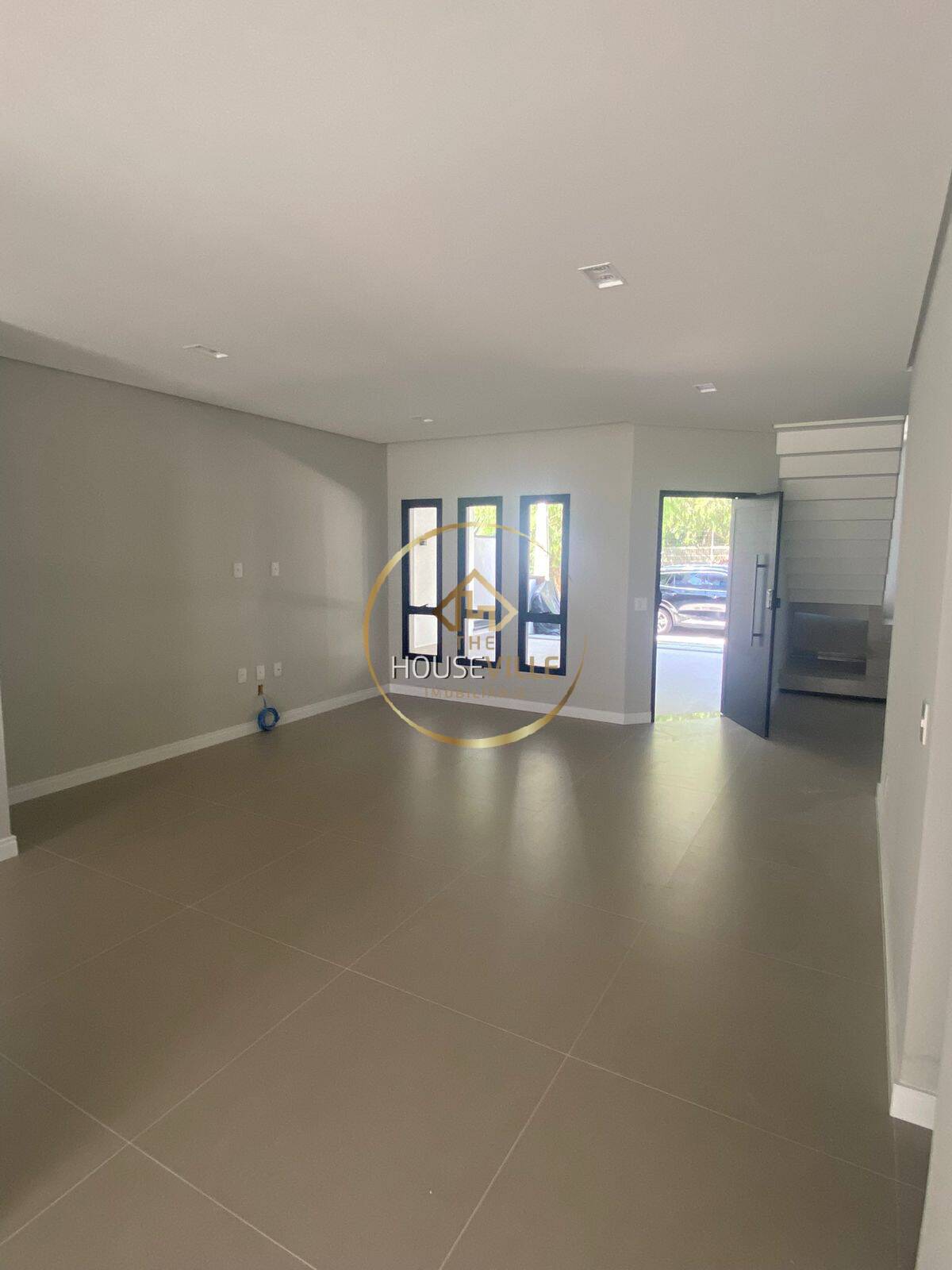 Casa de Condomínio à venda com 3 quartos, 220m² - Foto 2
