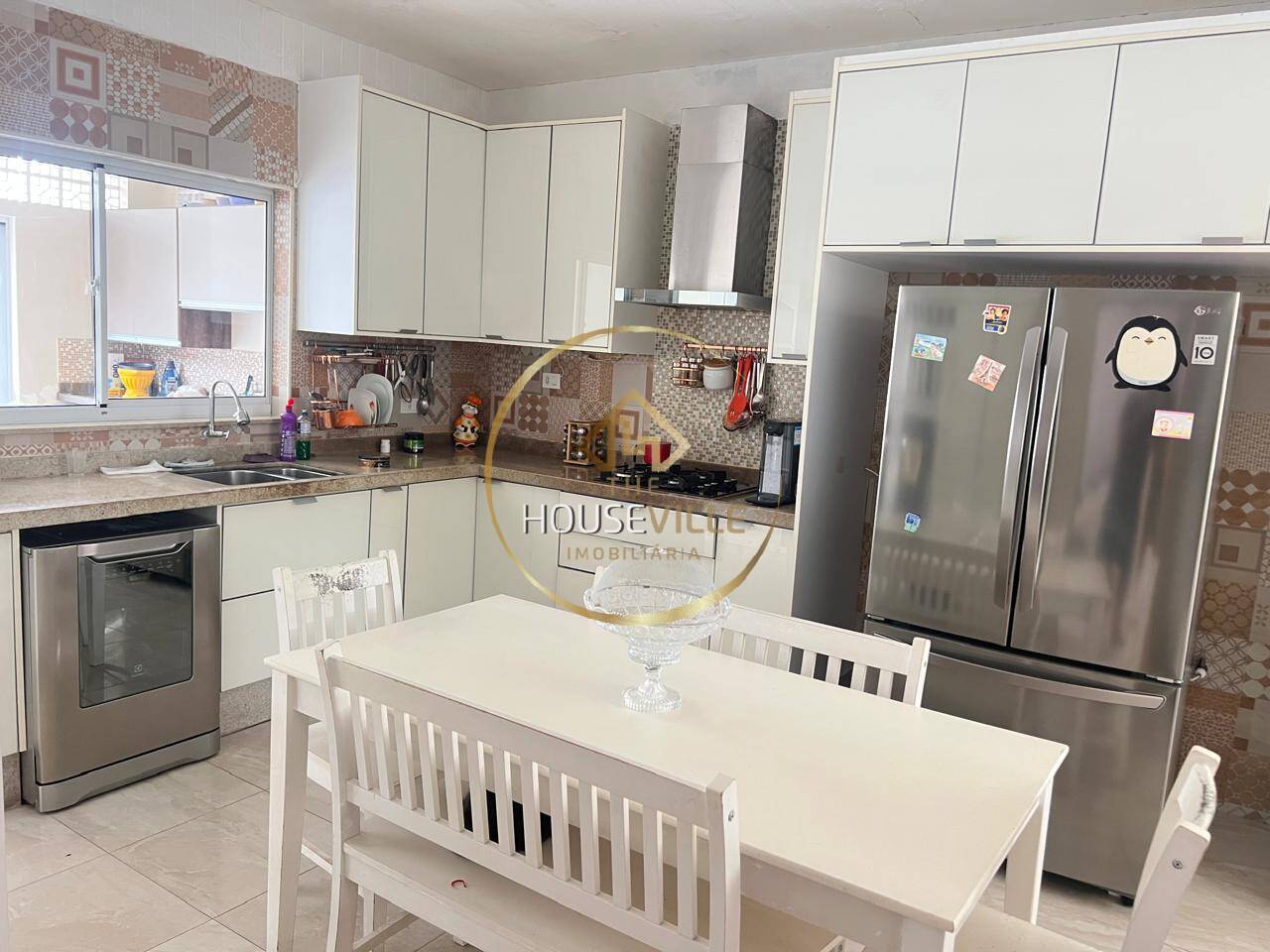 Casa à venda com 4 quartos, 280m² - Foto 2