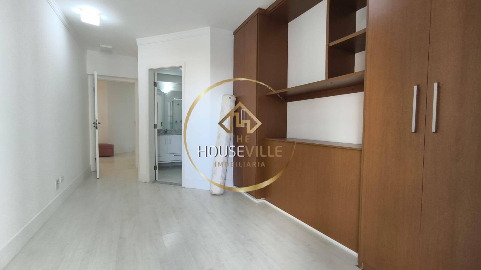 Apartamento à venda com 4 quartos, 220m² - Foto 8