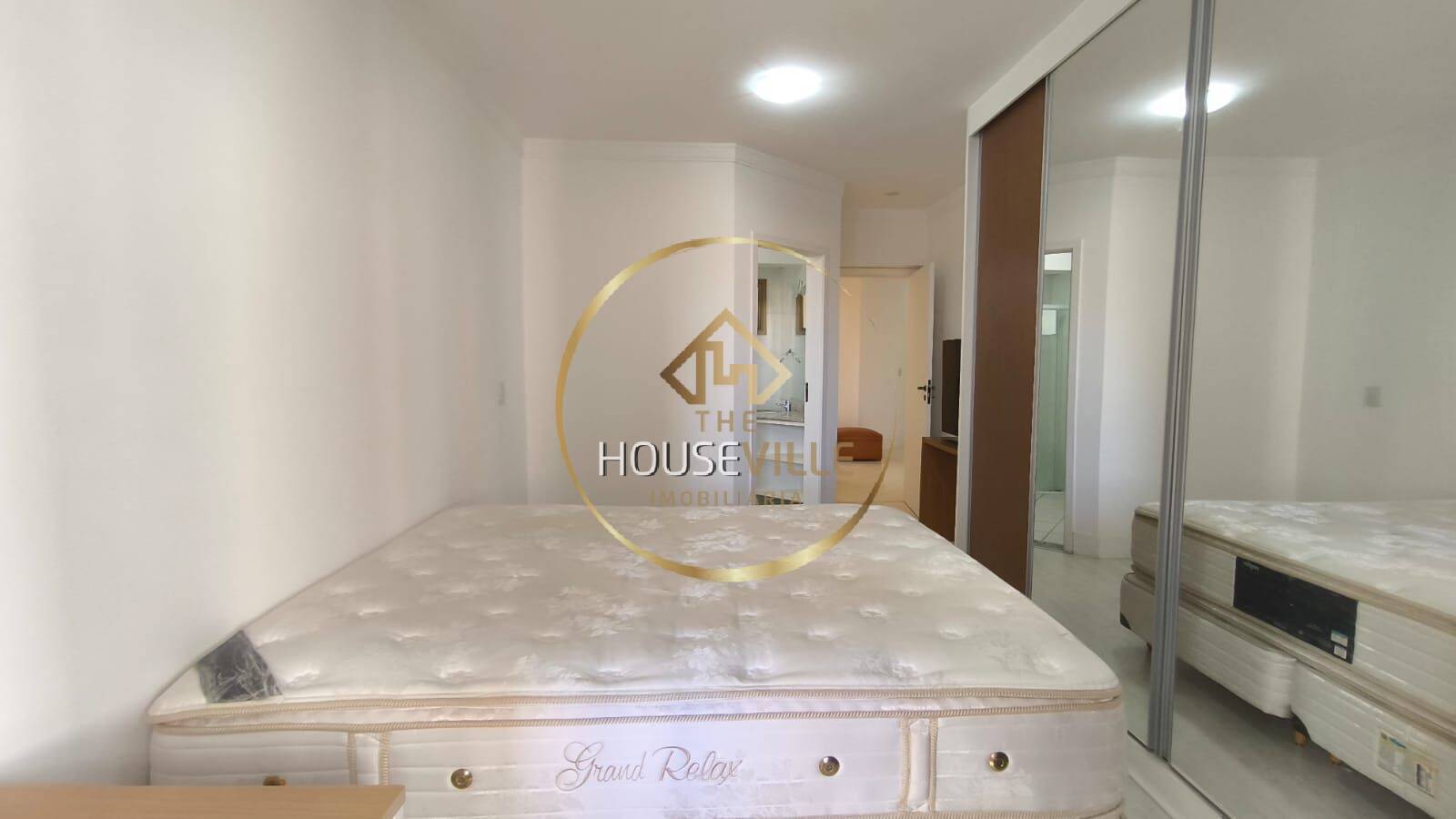 Apartamento à venda com 4 quartos, 220m² - Foto 11
