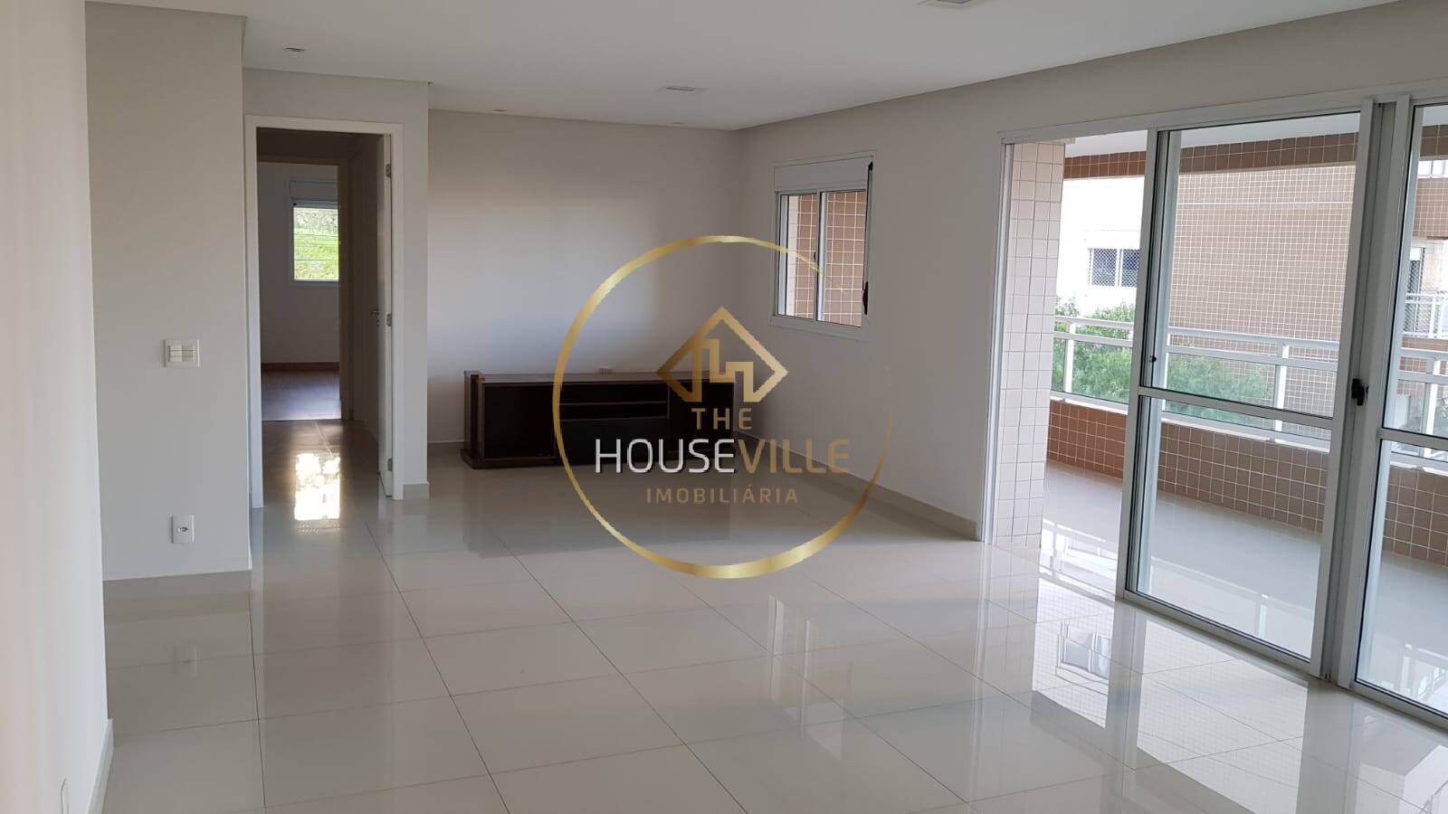 Apartamento à venda com 3 quartos, 147m² - Foto 2