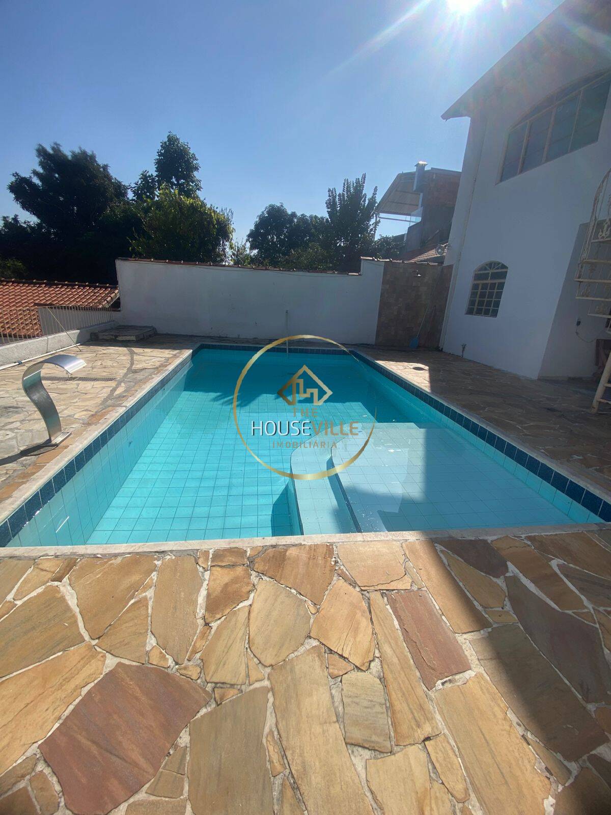 Casa à venda com 2 quartos, 184m² - Foto 2