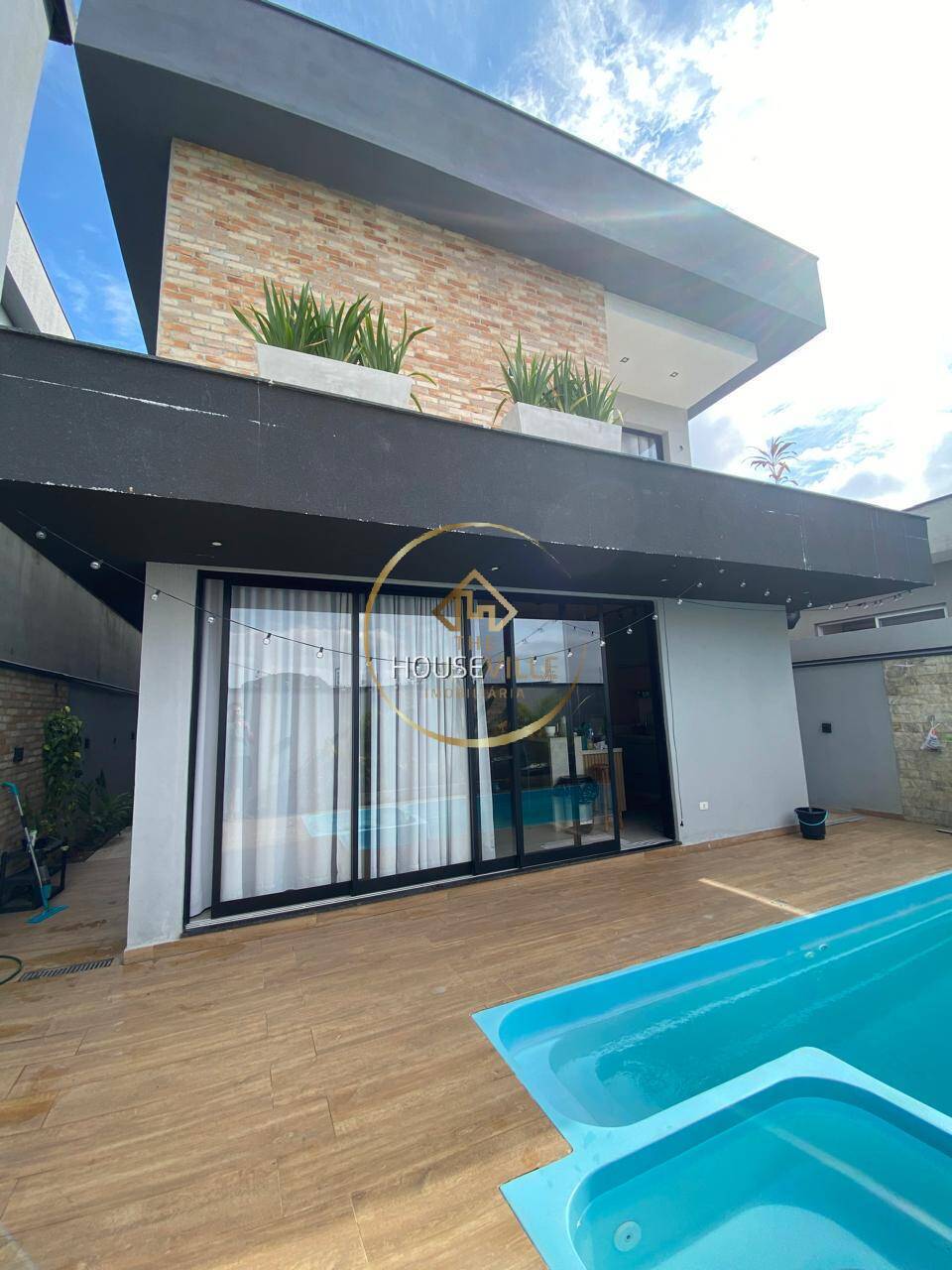 Casa de Condomínio à venda com 3 quartos, 244m² - Foto 4