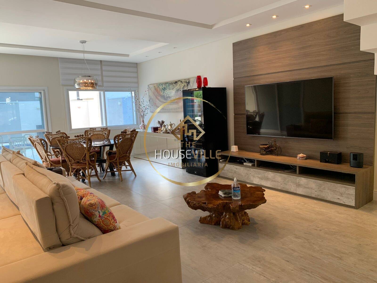 Casa à venda com 5 quartos, 350m² - Foto 2