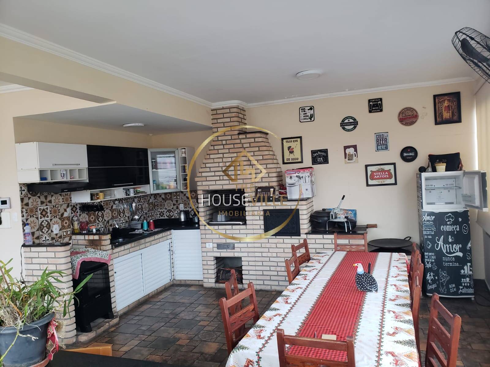 Casa de Condomínio à venda com 3 quartos, 231m² - Foto 3