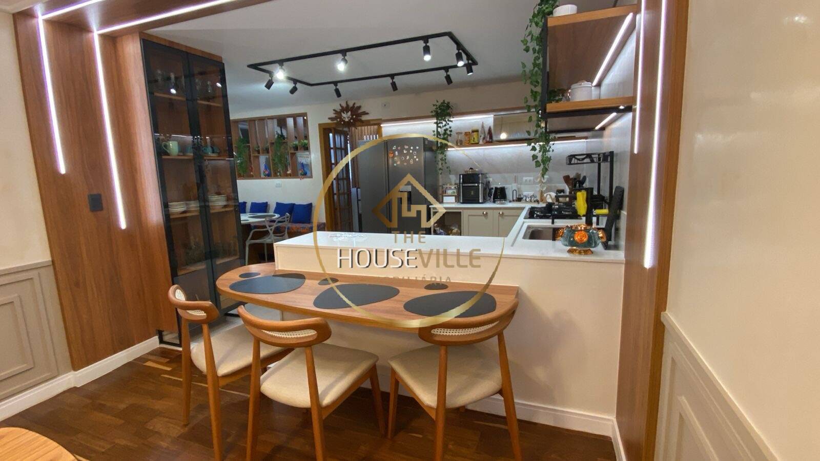 Apartamento à venda com 4 quartos, 247m² - Foto 7