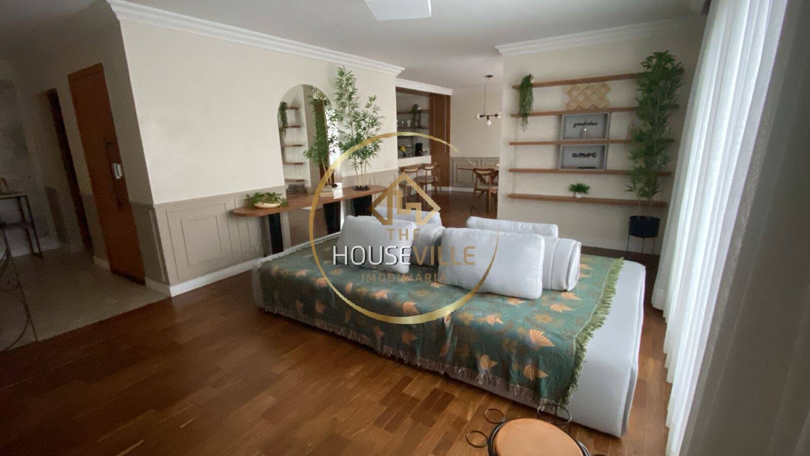 Apartamento à venda com 4 quartos, 247m² - Foto 4