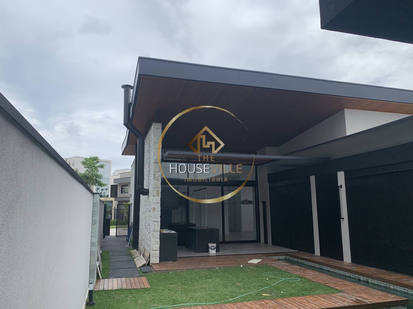 Casa de Condomínio à venda com 4 quartos, 385m² - Foto 6