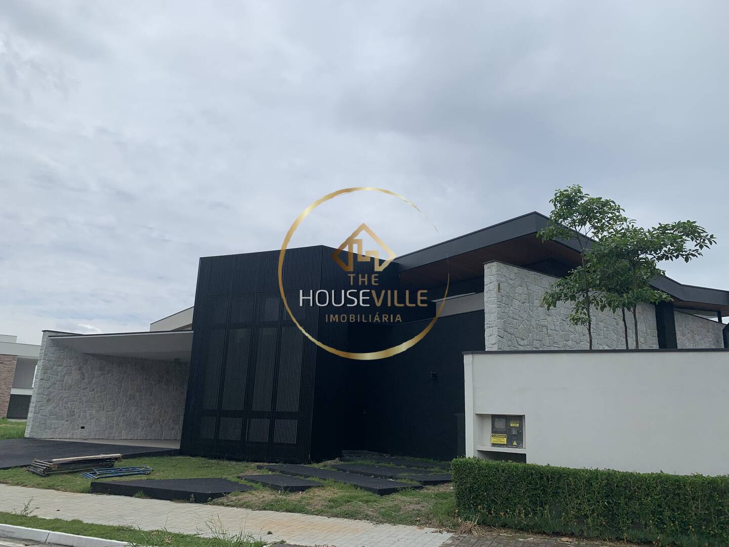 Casa de Condomínio à venda com 4 quartos, 385m² - Foto 5