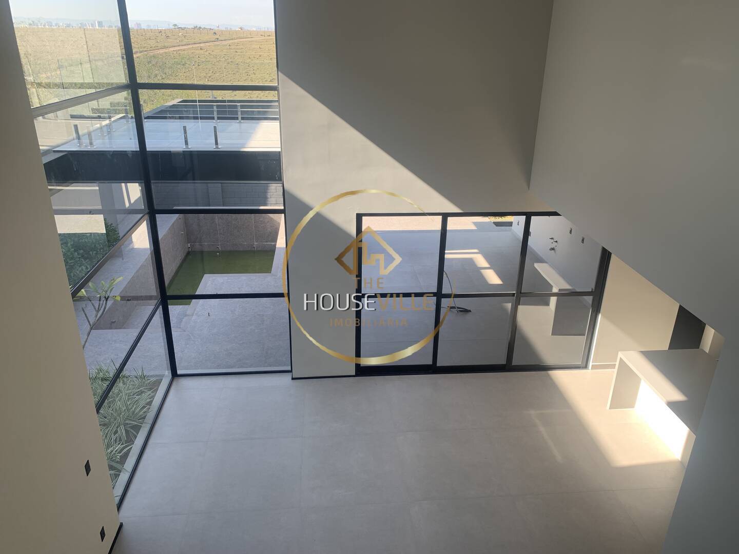 Casa de Condomínio à venda com 4 quartos, 470m² - Foto 2