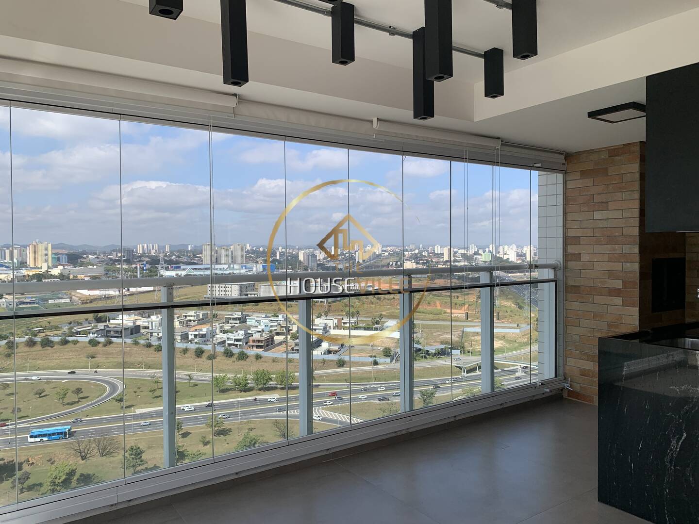 Apartamento à venda com 3 quartos, 288m² - Foto 2