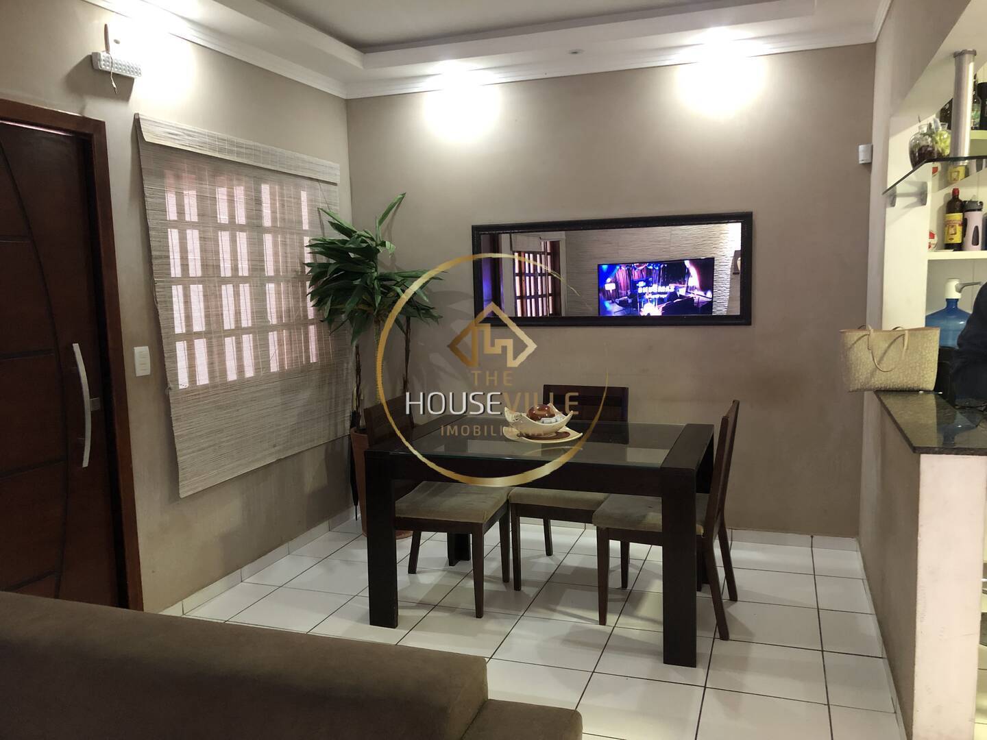 Casa à venda com 3 quartos, 128m² - Foto 1