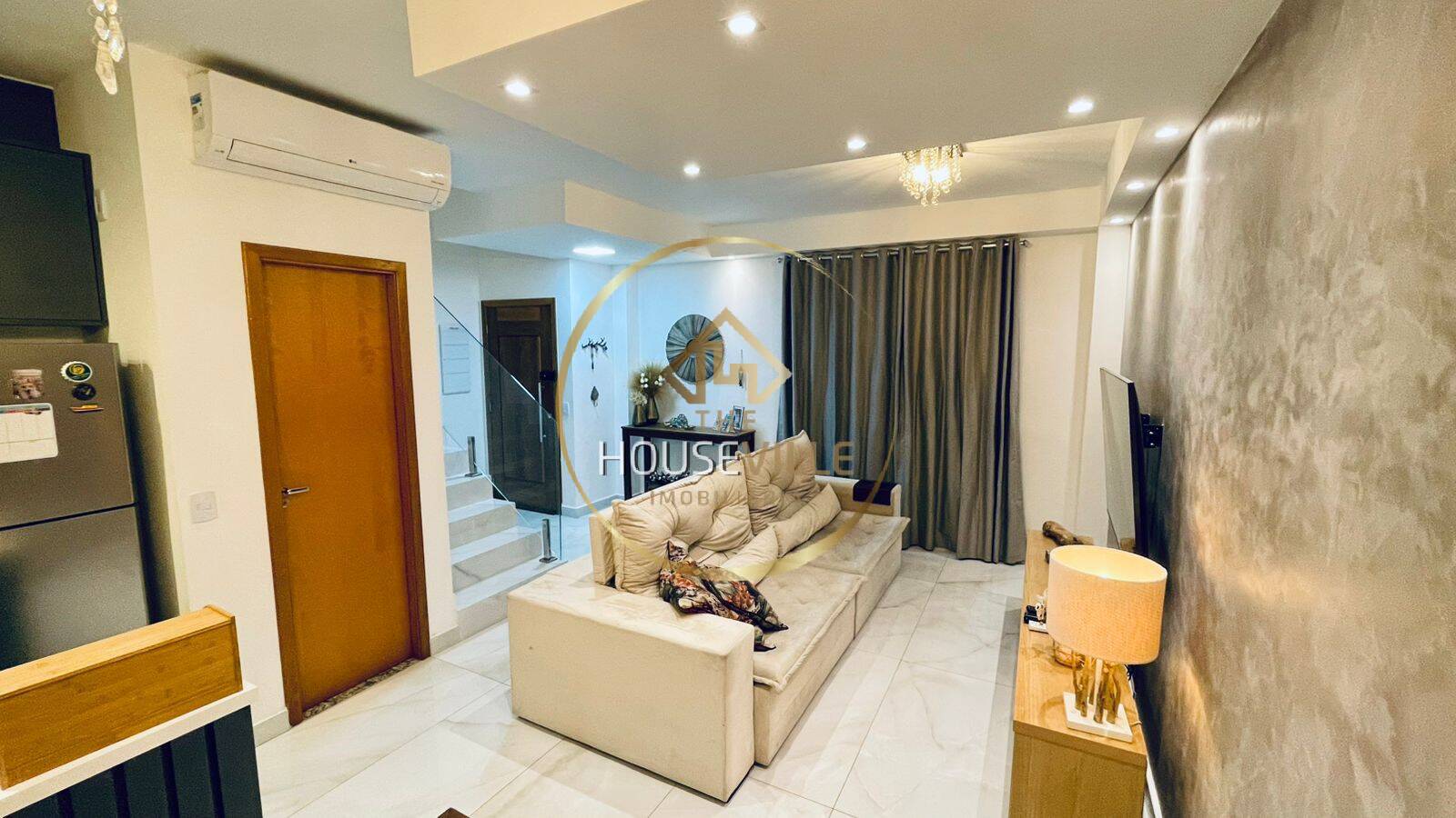 Casa de Condomínio à venda com 3 quartos, 130m² - Foto 1