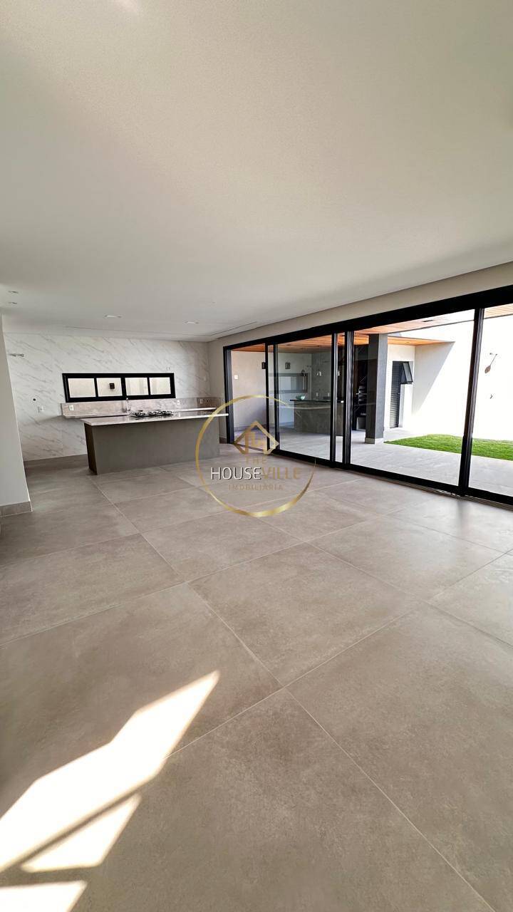 Casa de Condomínio à venda com 3 quartos, 252m² - Foto 4