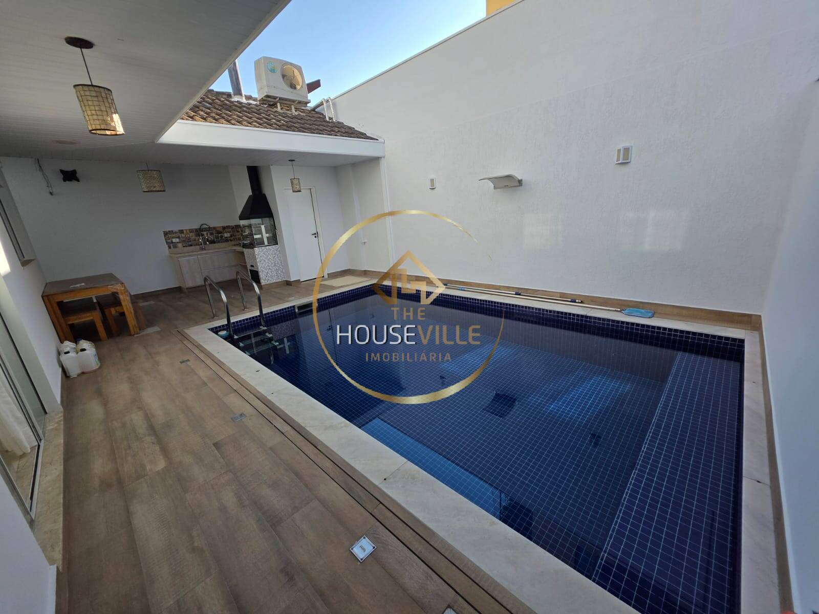 Casa de Condomínio à venda com 4 quartos, 245m² - Foto 4