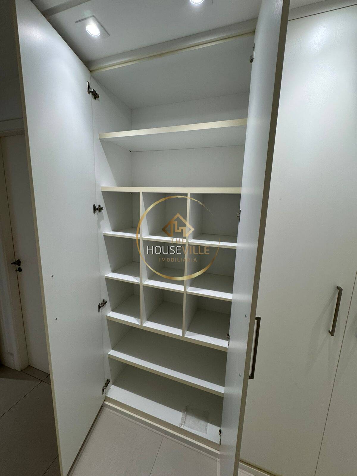 Apartamento à venda com 3 quartos, 144m² - Foto 12