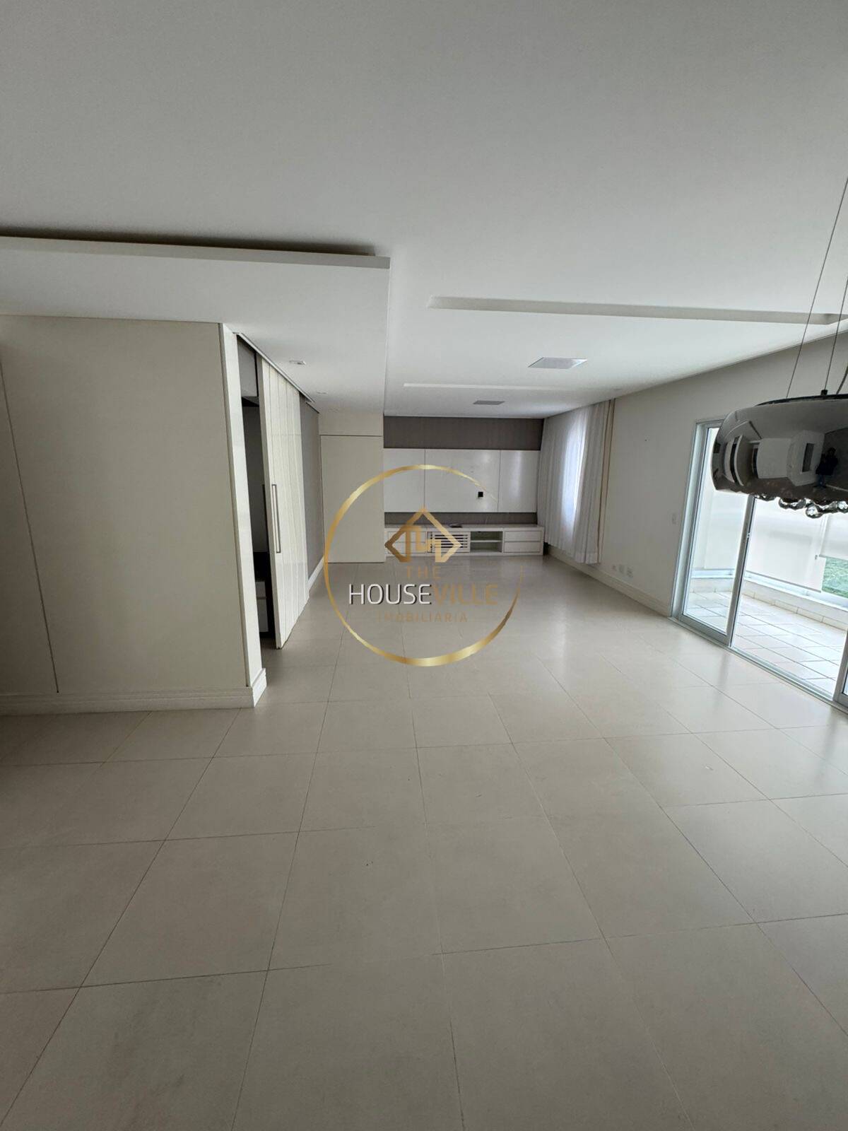 Apartamento à venda com 3 quartos, 144m² - Foto 2