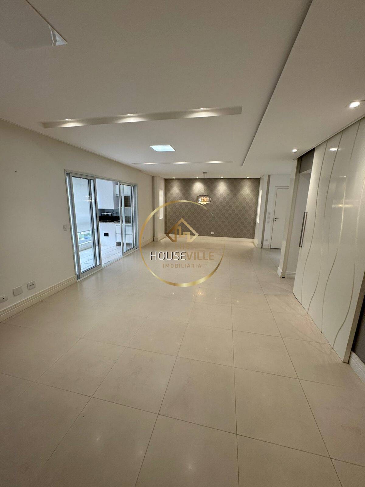 Apartamento à venda com 3 quartos, 144m² - Foto 1