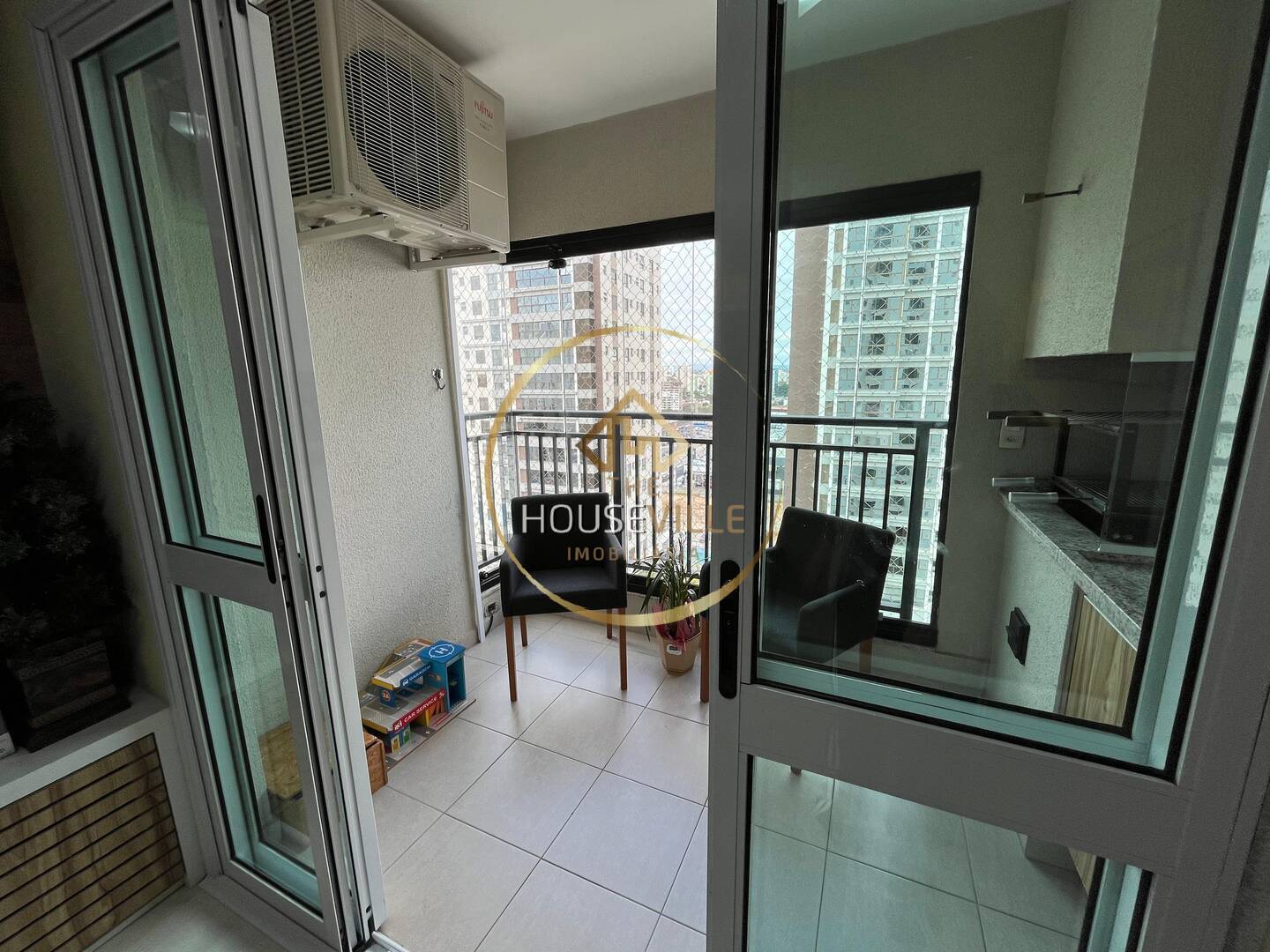 Apartamento à venda com 3 quartos, 111m² - Foto 4