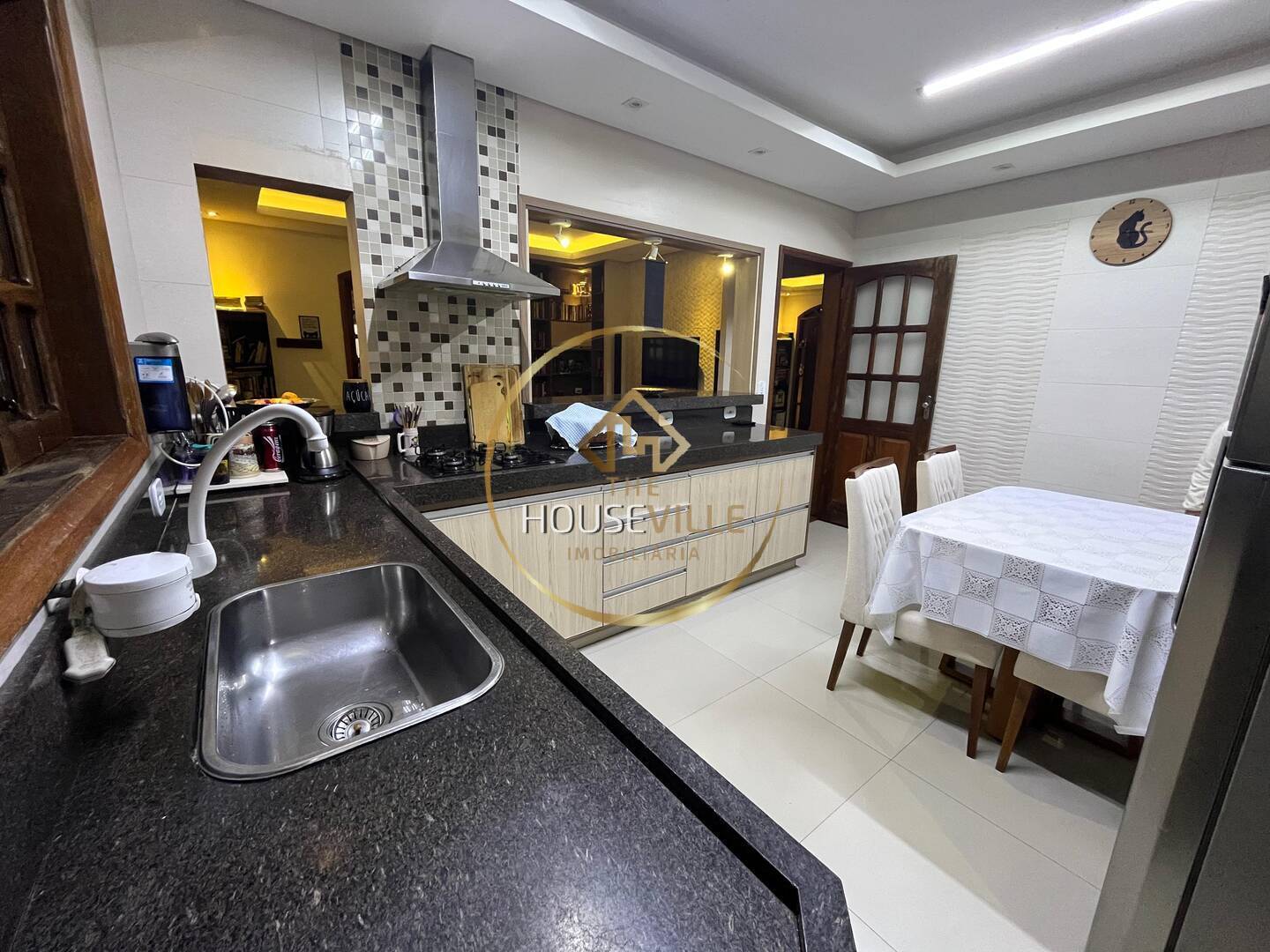 Casa à venda com 4 quartos, 121m² - Foto 4