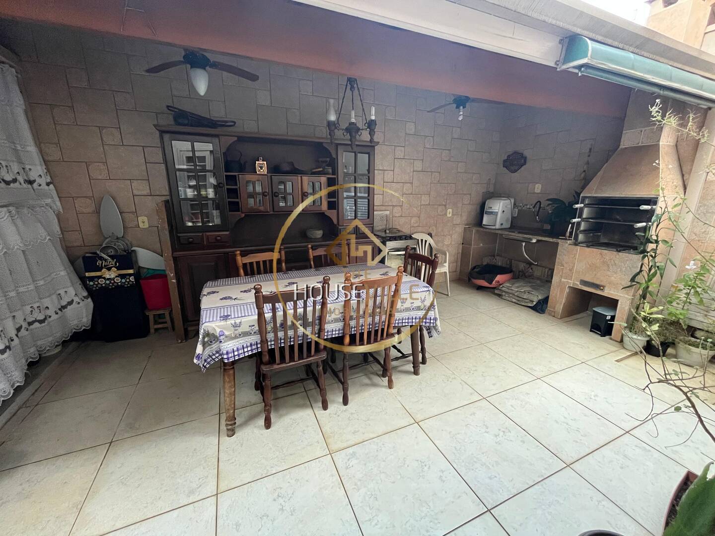 Casa à venda com 4 quartos, 121m² - Foto 3