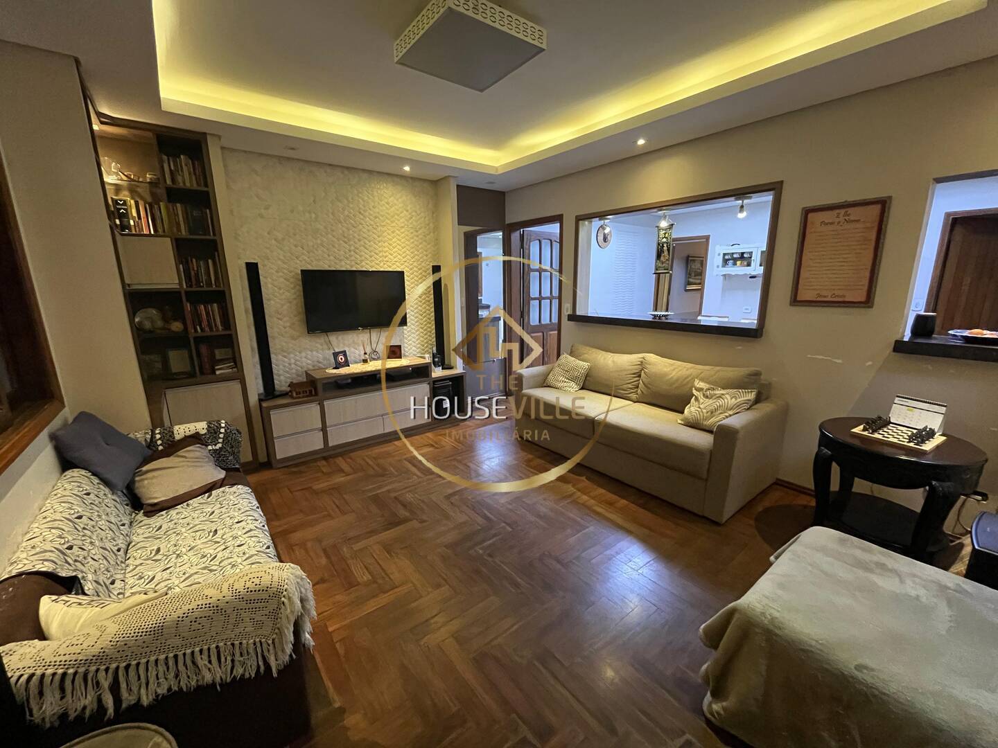 Casa à venda com 4 quartos, 121m² - Foto 1