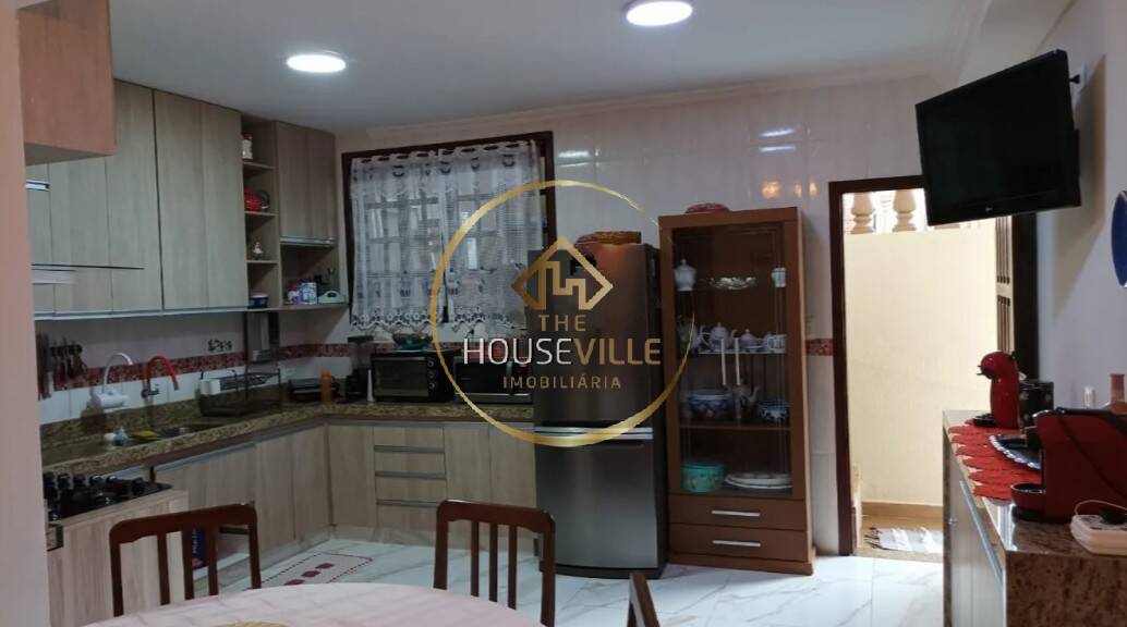 Casa, 4 quartos, 180 m² - Foto 1