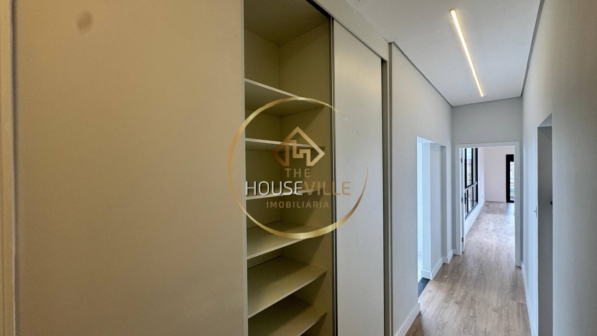Casa de Condomínio para alugar com 3 quartos, 280m² - Foto 9