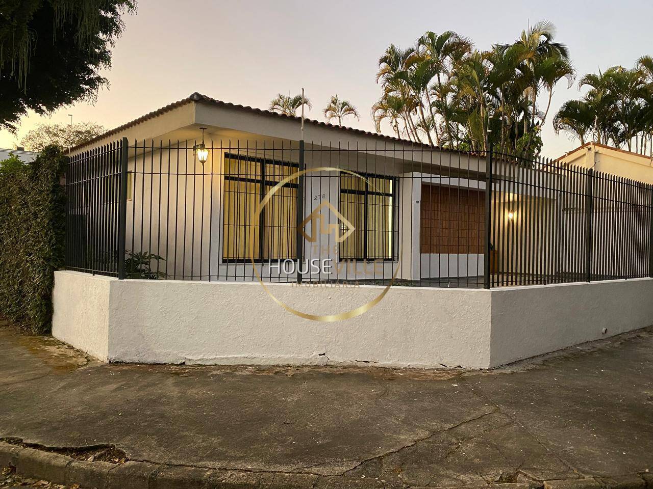 Casa à venda com 3 quartos, 210m² - Foto 8