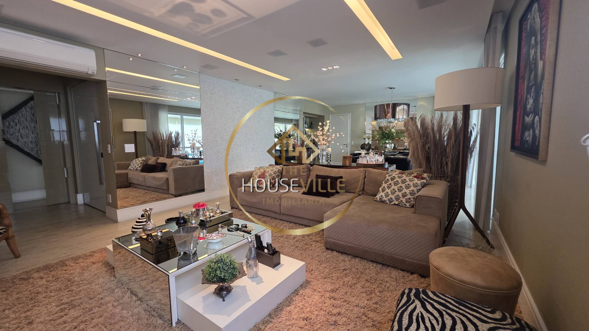 Apartamento, 4 quartos, 233 m² - Foto 1