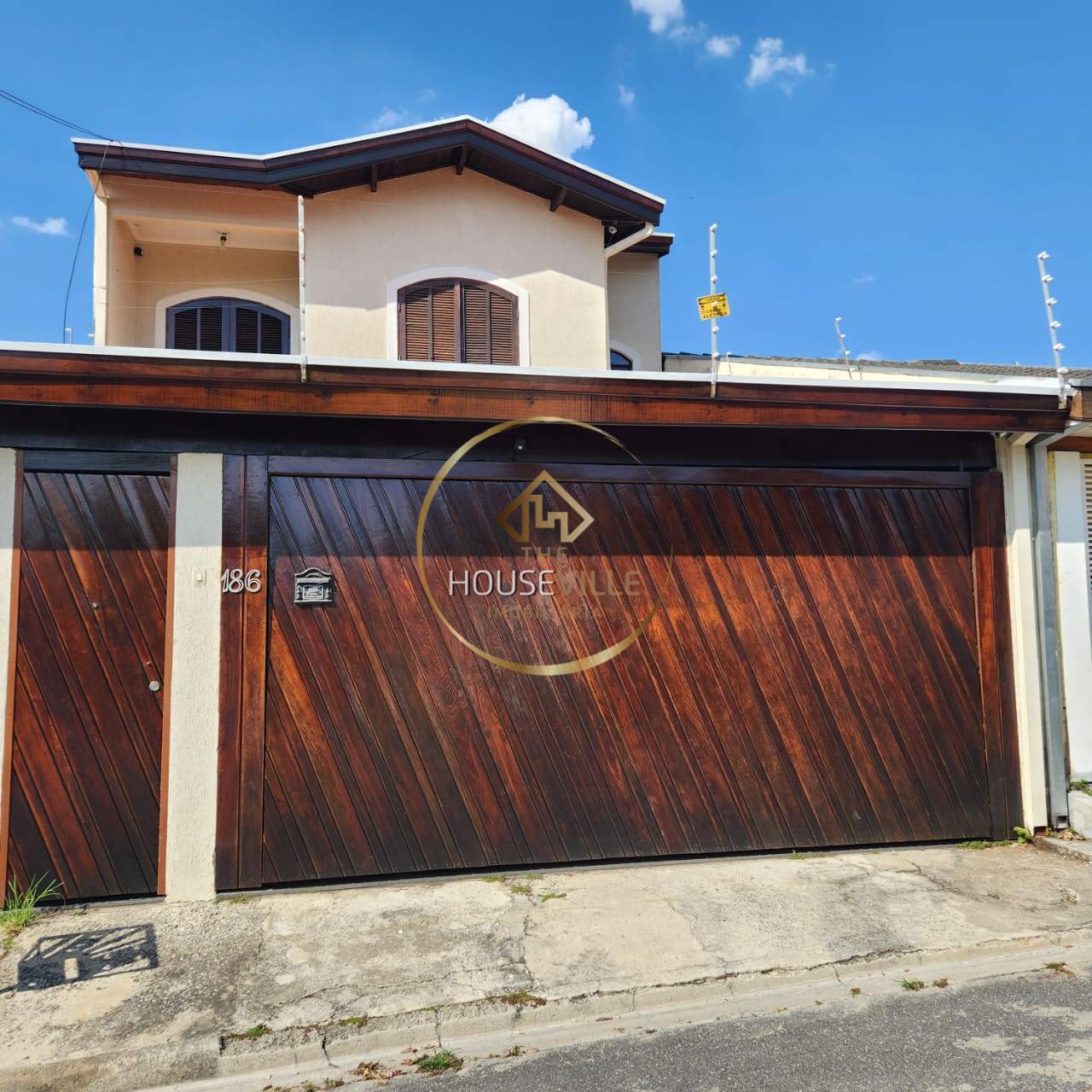 Casa, 3 quartos, 220 m² - Foto 1